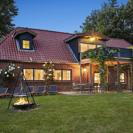 Ferienhaus "Altes Backhaus" - Gut Kletkamp Екстериор снимка